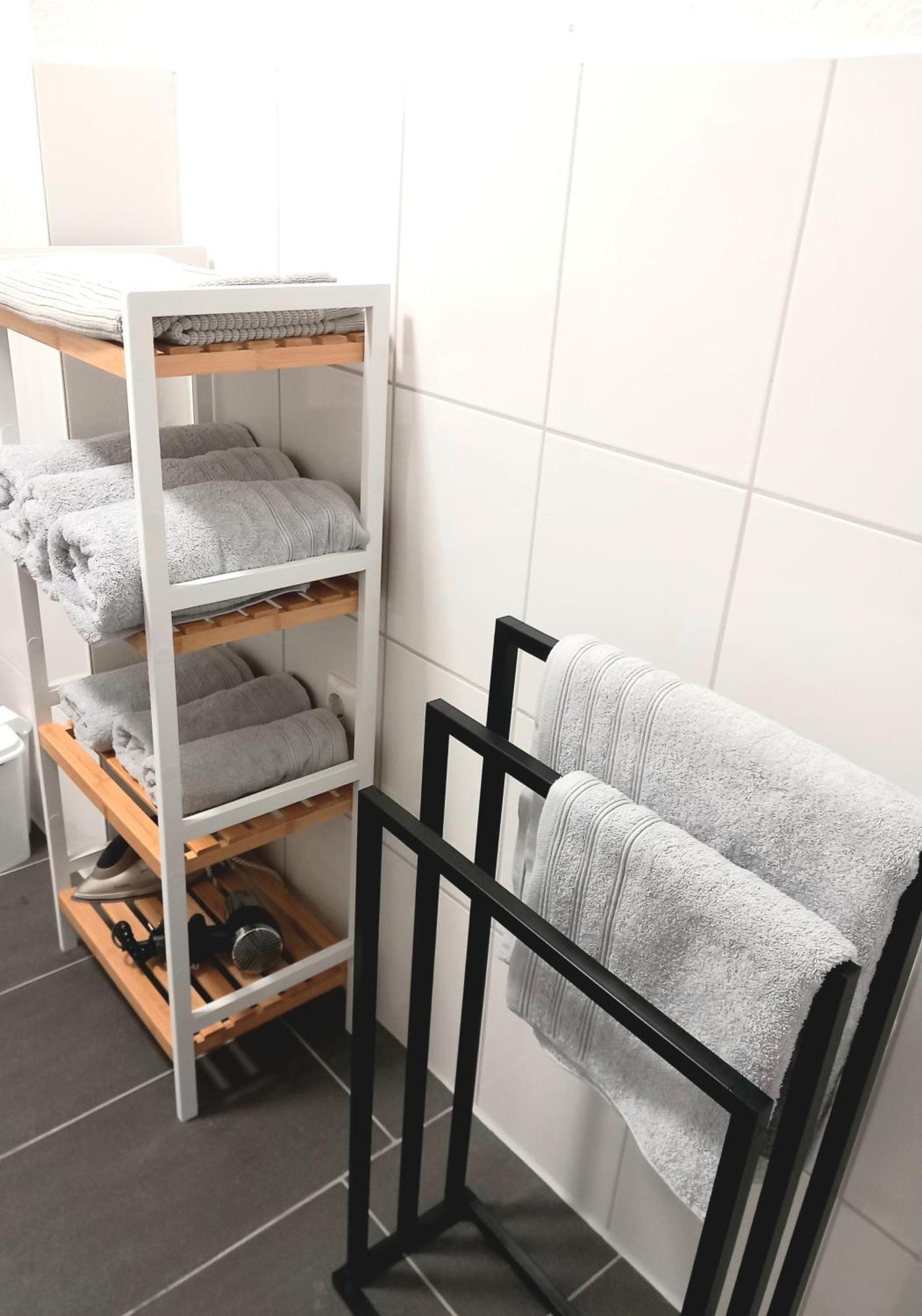 City Apartment Duisburg 2#Netflix &Wlan &Kingsize Bett & Kaffee Maschine & Central & 500M Innenhafen & 2 Min U Bahn Exterior foto