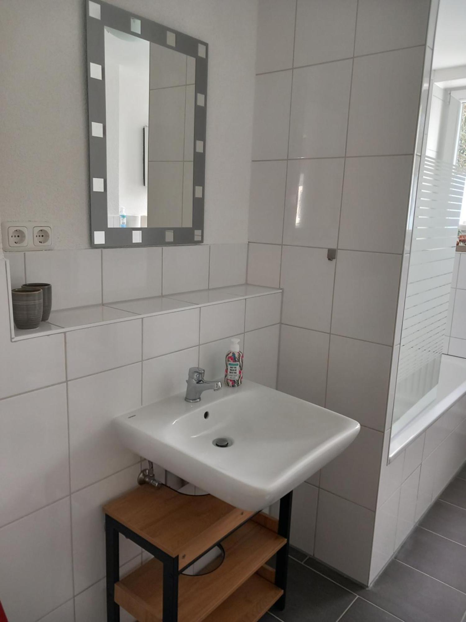 City Apartment Duisburg 2#Netflix &Wlan &Kingsize Bett & Kaffee Maschine & Central & 500M Innenhafen & 2 Min U Bahn Exterior foto